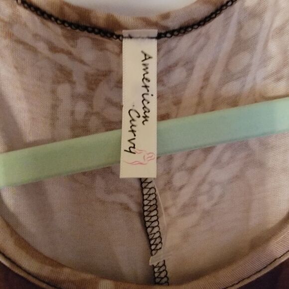 #225 American Curvy Brown Tye Dyed Cold shoulder tunic top.Sze. 5X - Picture 4 of 4